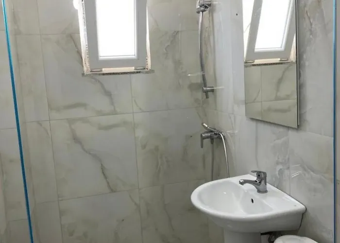 公寓 Kompleksi Tre Shqiponjat