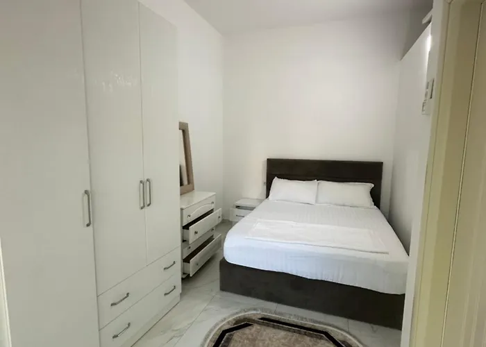 公寓 Kompleksi Tre Shqiponjat *